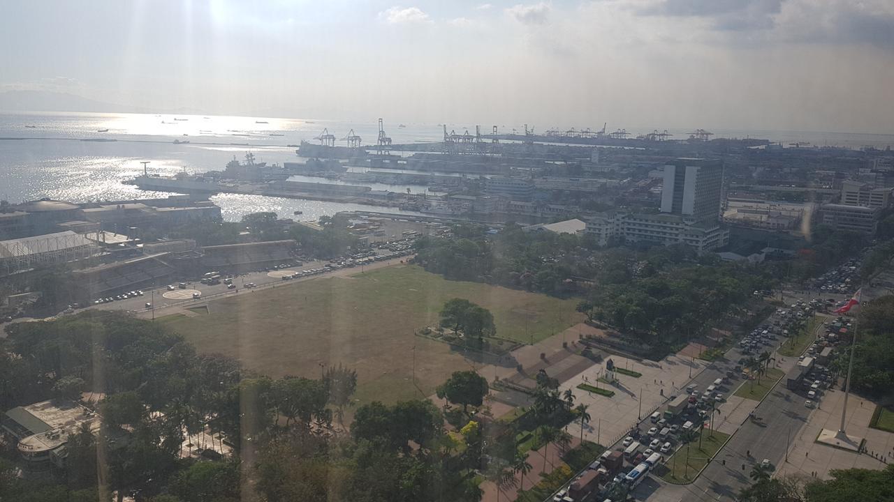 Eton Baypark Apartment Manila