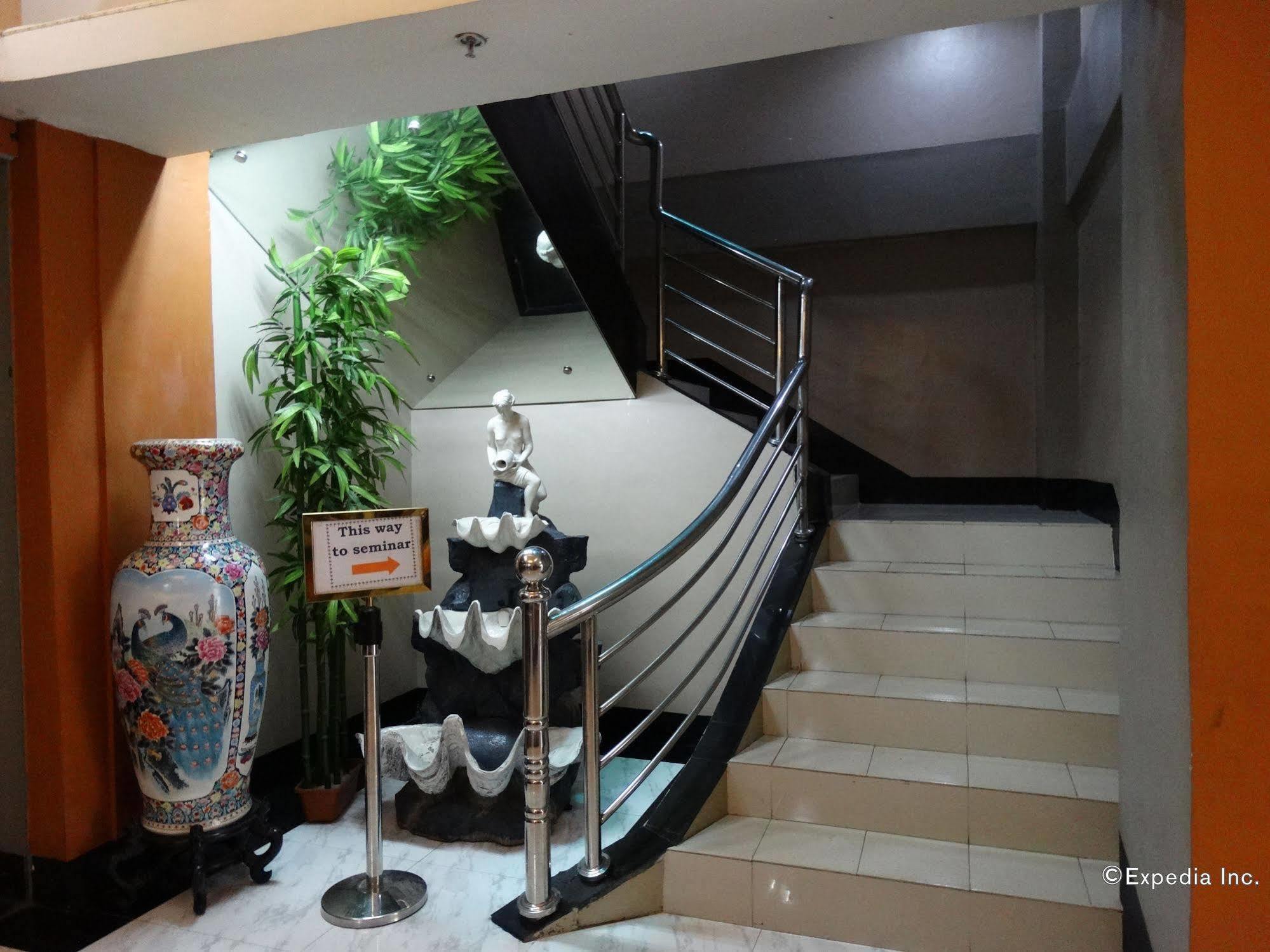 Silver Oaks & Hotel