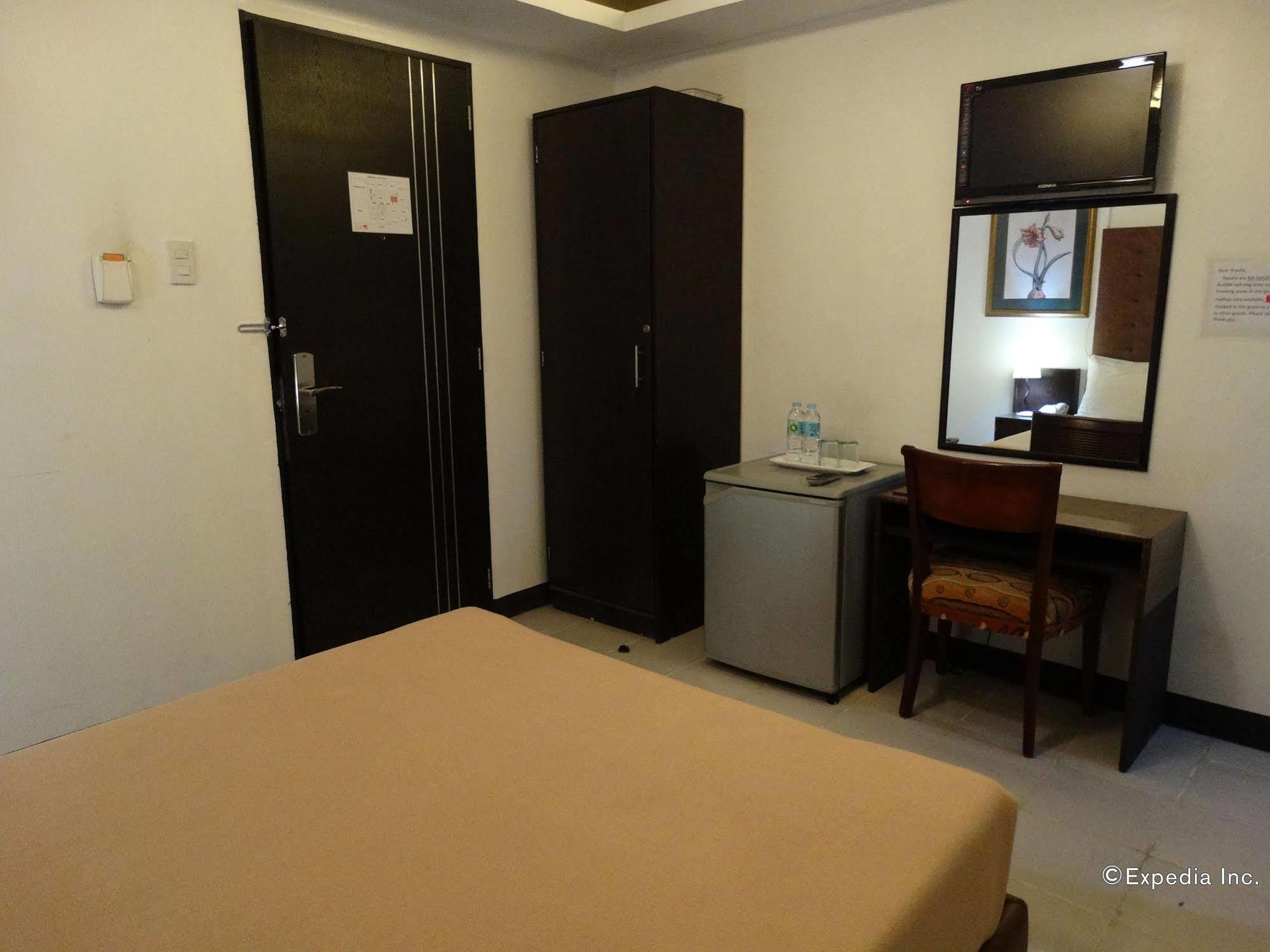 Silver Oaks & 2* Manila