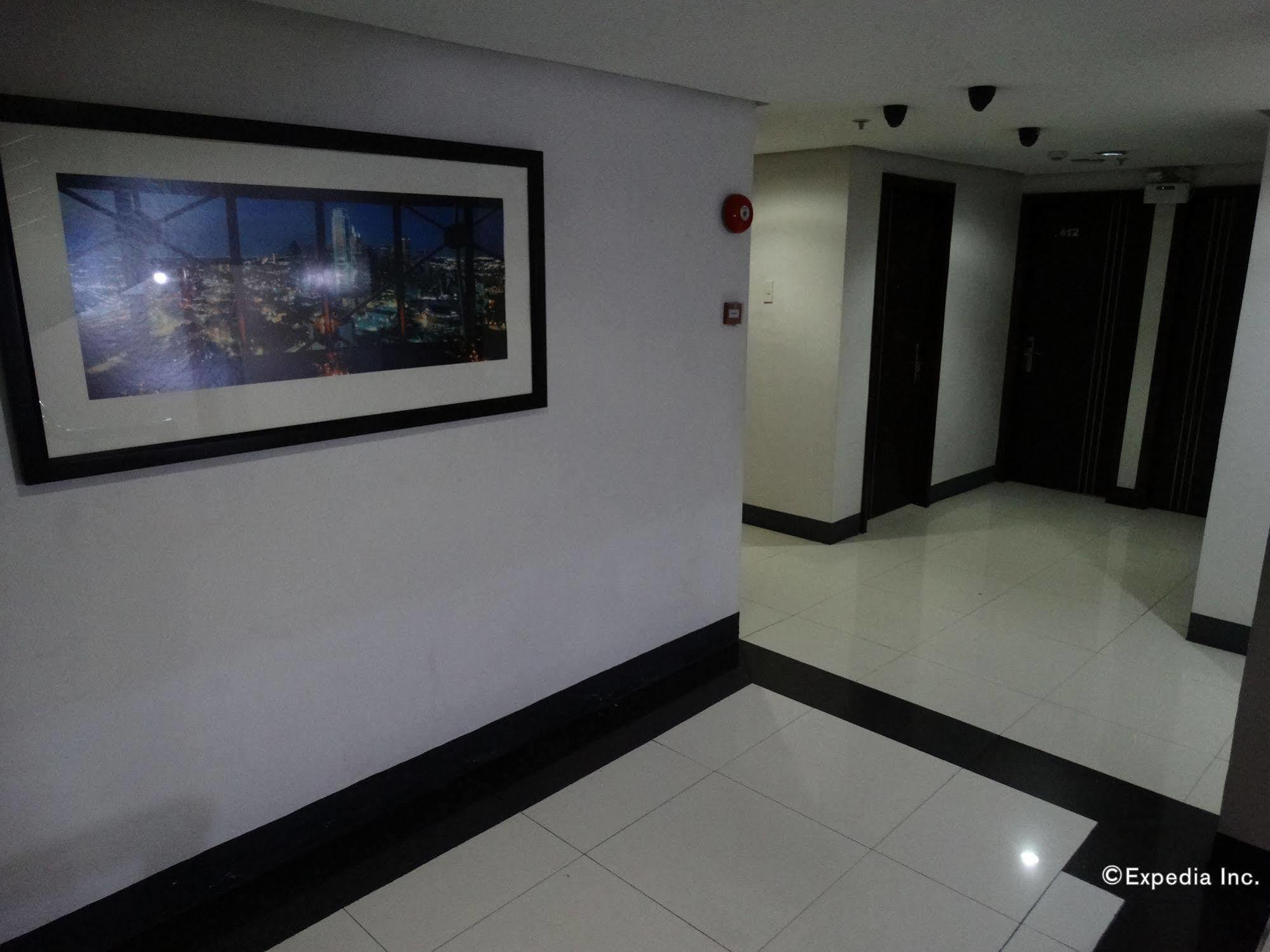 Silver Oaks & Hotel Manila