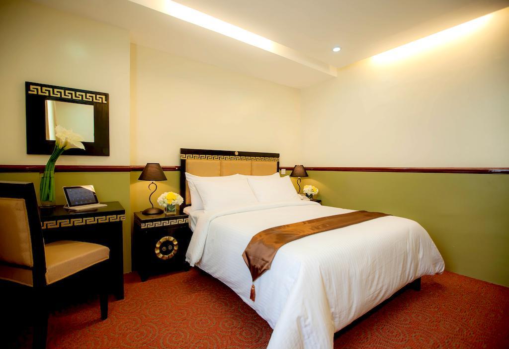 Crown Palace Hotel