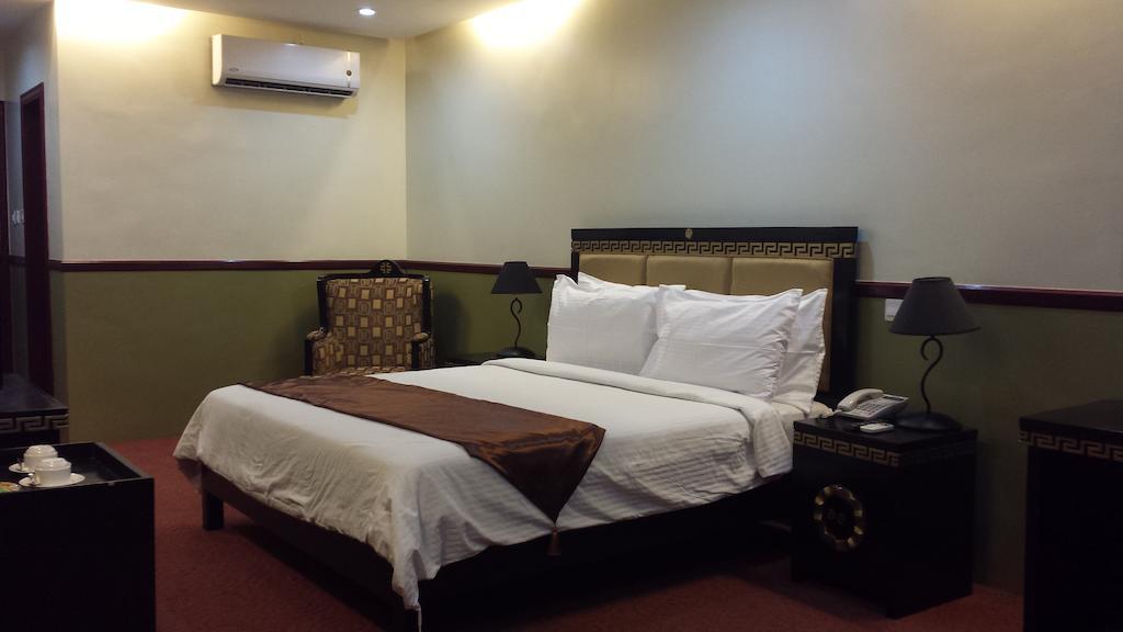 Crown Palace 3* Manila
