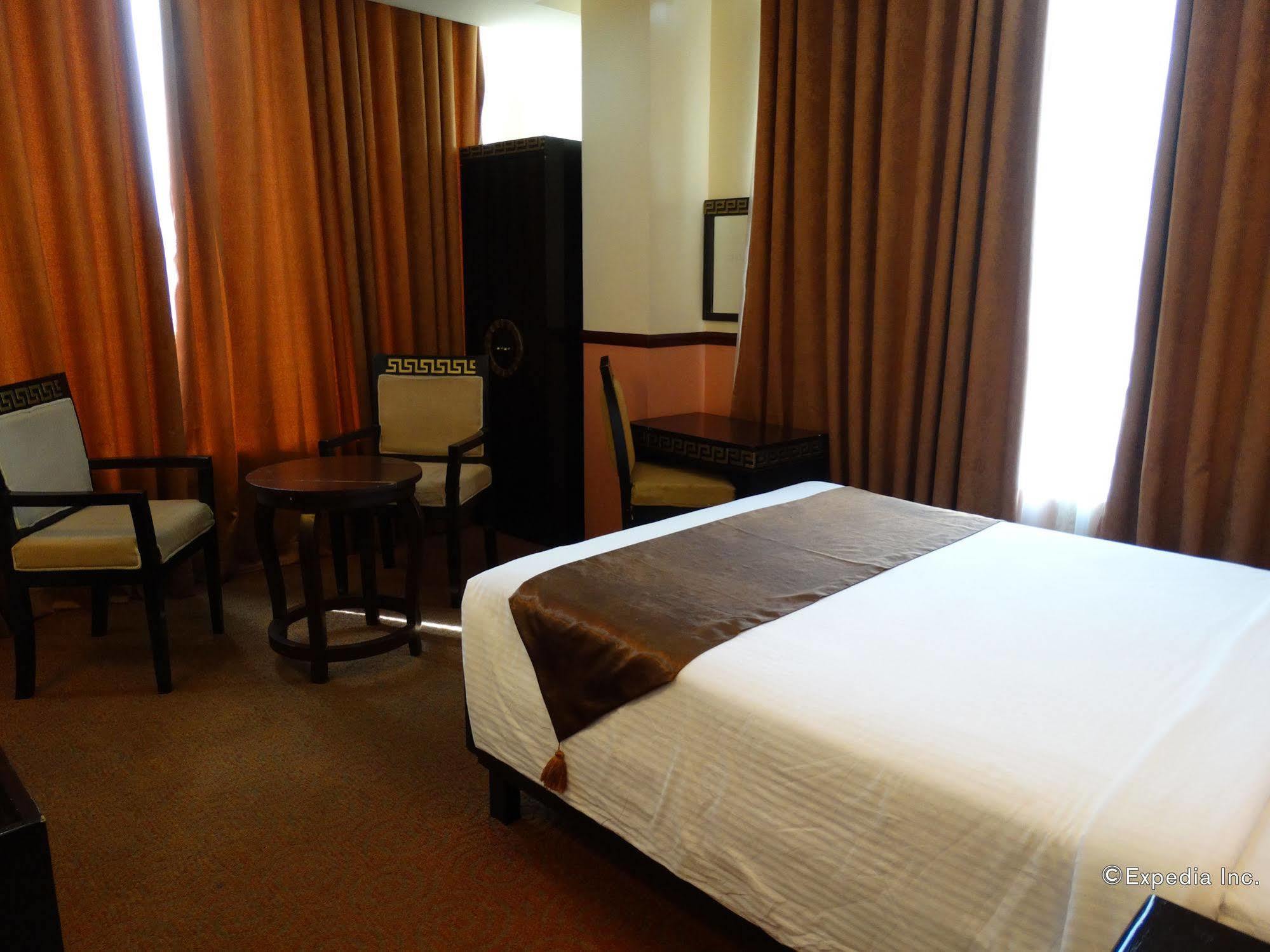 Hotel Crown Palace 3*