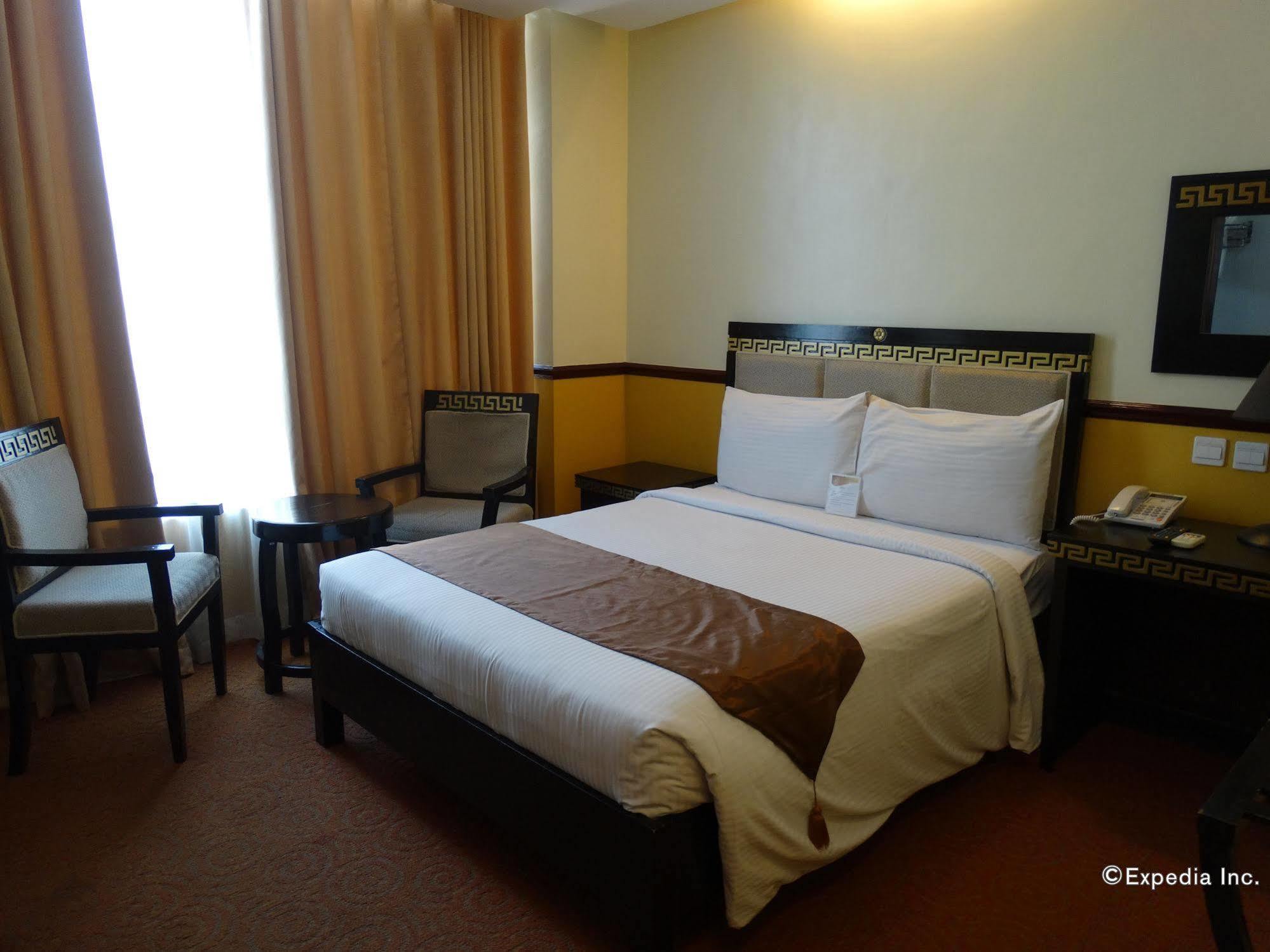 Crown Palace 3*