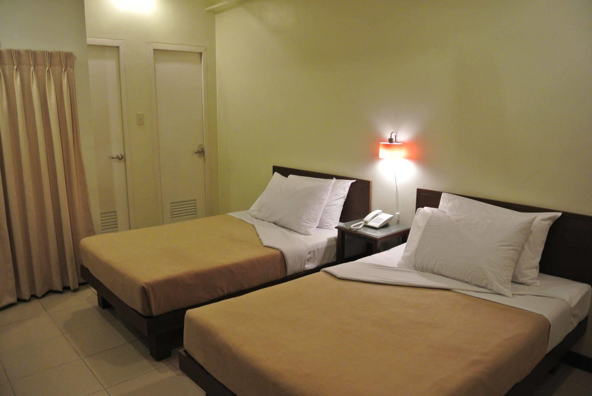Hotel Governor Forbes Manila