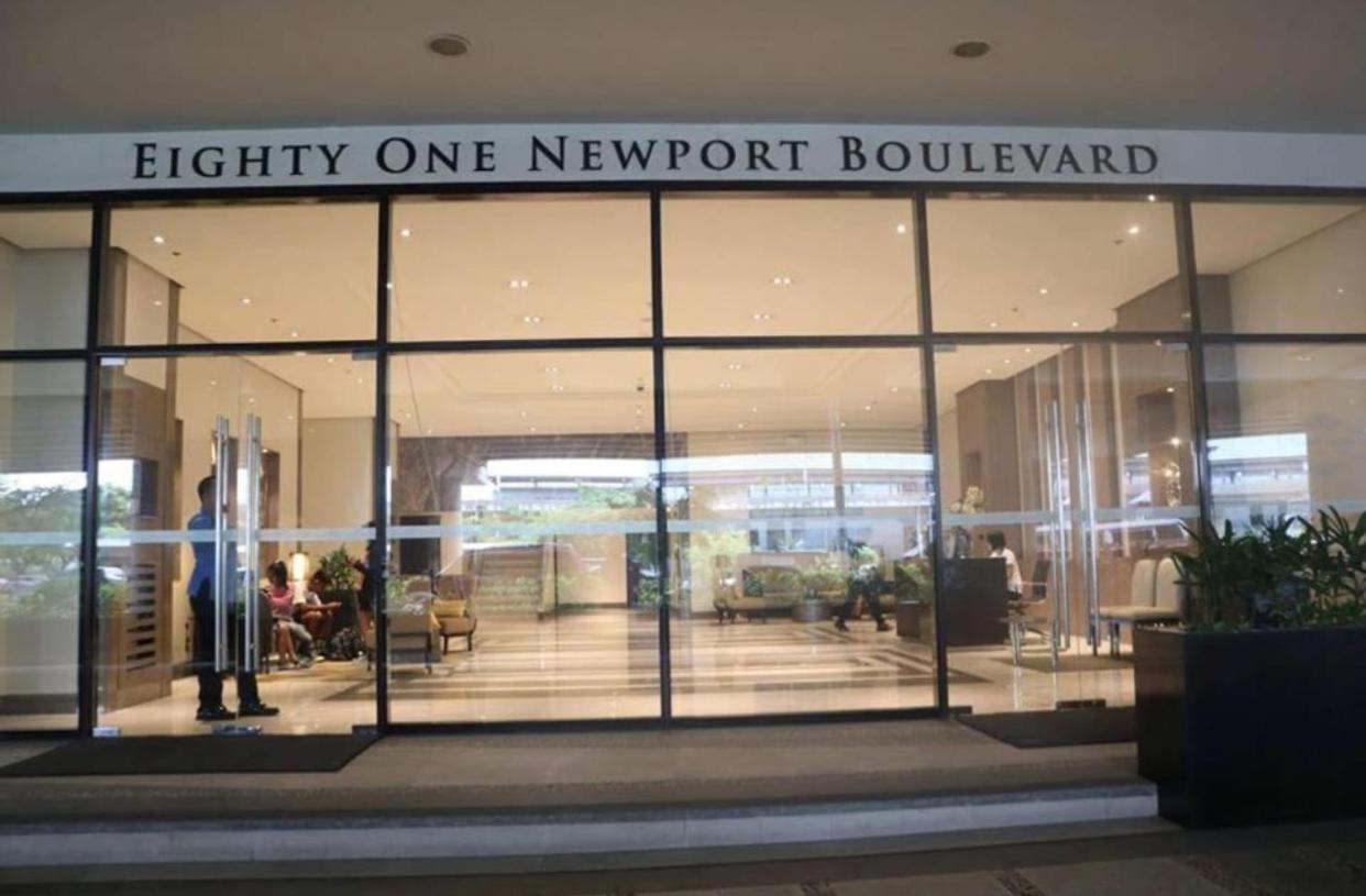 Luxurious Condo-hotel Across Airport Terminal-3 Hotel 4*