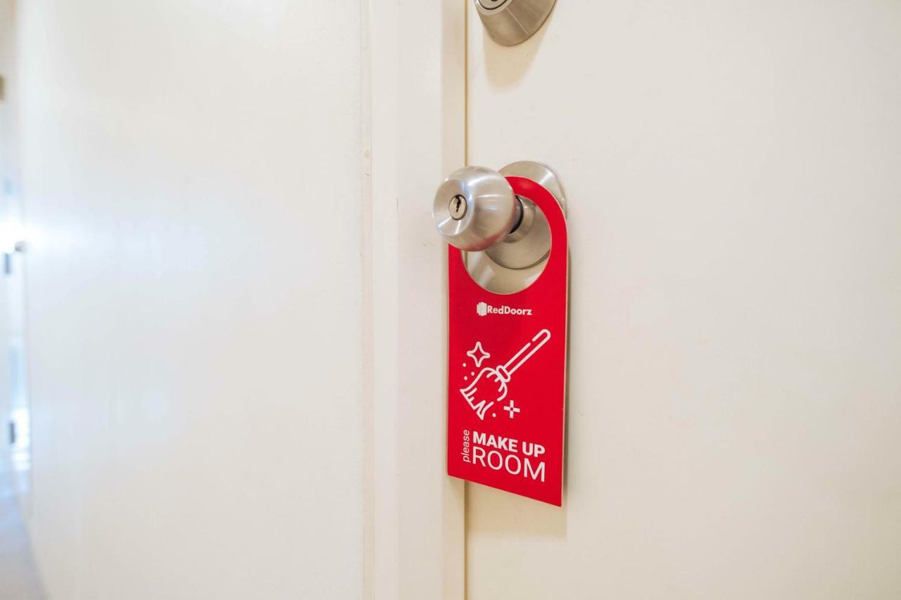 Hotel Reddoorz Premium @ Amaia Sucat Manila