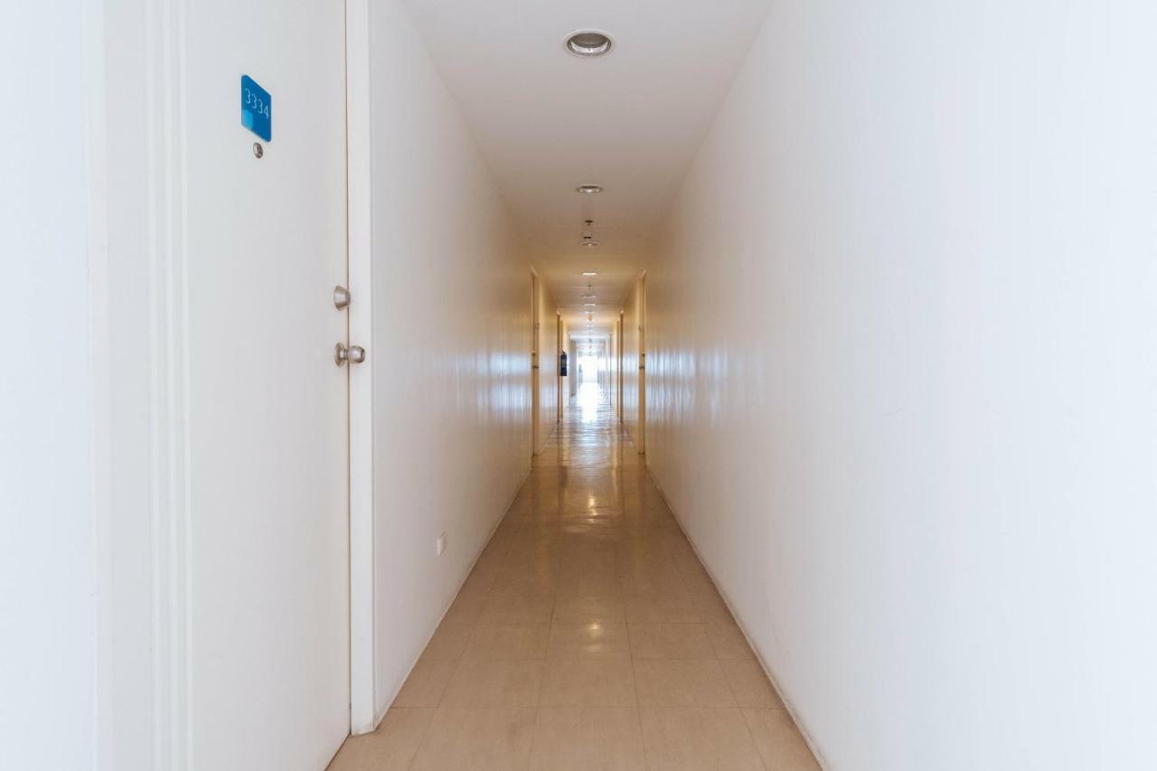 Reddoorz Premium @ Amaia Skies Avenida Hotel 4*