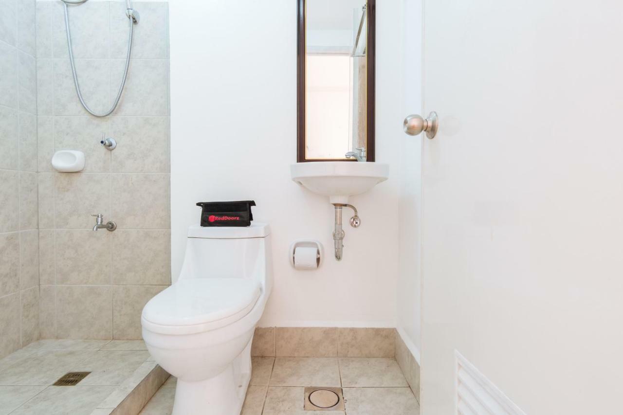 Hotel Reddoorz Premium @ Amaia Skies Avenida