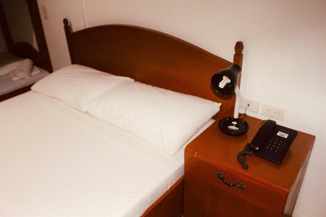 Hotel Duck And Restaurant Manila