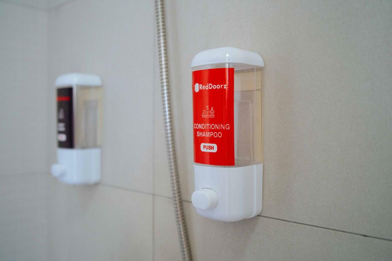 Reddoorz Premium @ Amaia Skies Avenida Hotel 4*