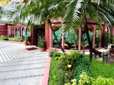 Western La Hotel 3*