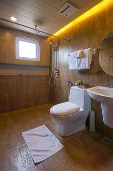 Western La Hotel 3*
