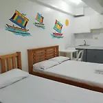 Frank Lloyd Apartelle