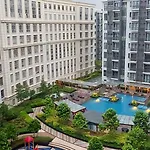 81 Newport,Naia 3,Pasay Condotel