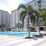 Paranaque Sm-Sucat Field Res. Bldg 5, 2/F, 2Br With Balcony