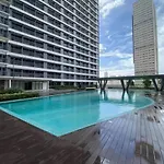 Cozy Bedroom Fame Condo Greenfield Edsa Mrt Shaw
