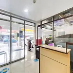 Oyo 893 Dian Suites Makati