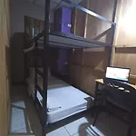 Manila Nomads Hostel