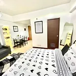 Two Palm Tree Villas Newport-Elegante Condotel Type