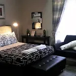 Condotel At 150 Newport Blvd. Near Naia T3 W/ Wifi