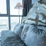 A2J Luxury 2Br Bgc Uptown Suite Near Uptown Mall