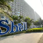 Luxury Condo With Pool View At Shell Residences