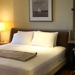 Poblacion Penthouse Suite With Private Roofdeck