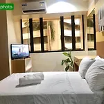 Modern Studio In Greenbelt