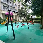 Luxury Two Bedroom With Balcony In South Residence Of Las Pinas