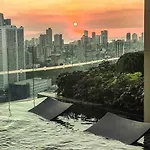 43F Gramercy Studio With Wi-Fi & Pool Access