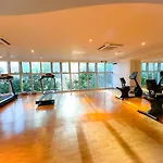 1Br Bgc Uptown Modern Condo Netflix 200Mb Wifi