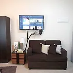 Casa Niekolaus I Cozy Studio Unit And Free Parking