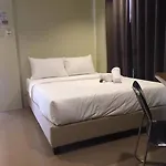 Spacious Studio Apartment B203
