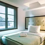 One Cristina Suites