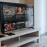Tropical 1Br Uptown Parksuites Bgc, 200Mbps Smart Tv