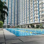 Affordable Home With Balcony Near Boni Mrt