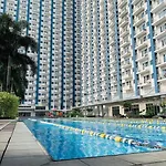 Affordable Home With Balcony Near Boni Mrt