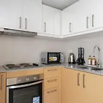 Bgc Skyline 2Br Suite With Parking In Uptown Bgc