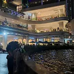 Uptown Parksuites Tower 1