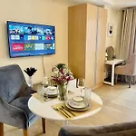 Cozy Place @ Venice Luxury Residences