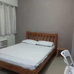 Frank Lloyd Apartelle