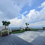 1-Br Condo With Pool & Skyline Views In Pasig