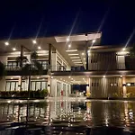 Summer Resort Vibe At The Heart Of Taguig City!