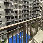 Crib2Go Benz Suite With Pool View