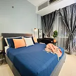 Beautiful And Spacious 2 Real Bedrooms 2 Bathrooms In Bgc Global City