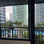 1Br Balcony View At Air Residences, Ayala Makati