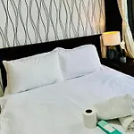Budget Stay In 81 Newport Near Terminal 1 Bedroom C6-3H