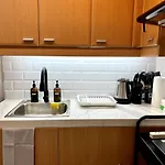 Newly Renovated Greenbelt Home With Balcony Parkview