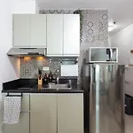 Makati Condo Near Airport & Greenbelt